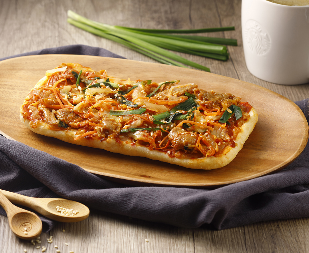 星巴克粉嫩春櫻系列新品登場，「鹹焦糖綿雲瑪奇朵」、「莓果雲朵咖啡啤酒」開啟春日咖啡新體驗！