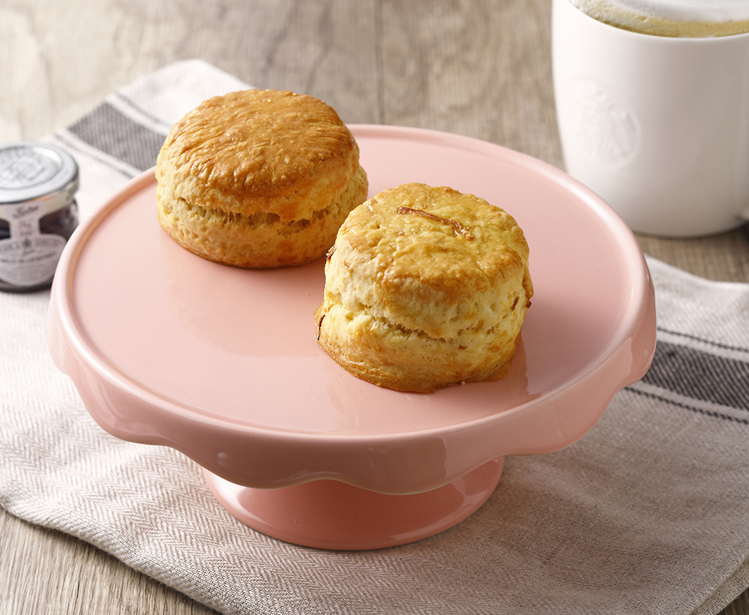 星巴克粉嫩春櫻系列新品登場，「鹹焦糖綿雲瑪奇朵」、「莓果雲朵咖啡啤酒」開啟春日咖啡新體驗！