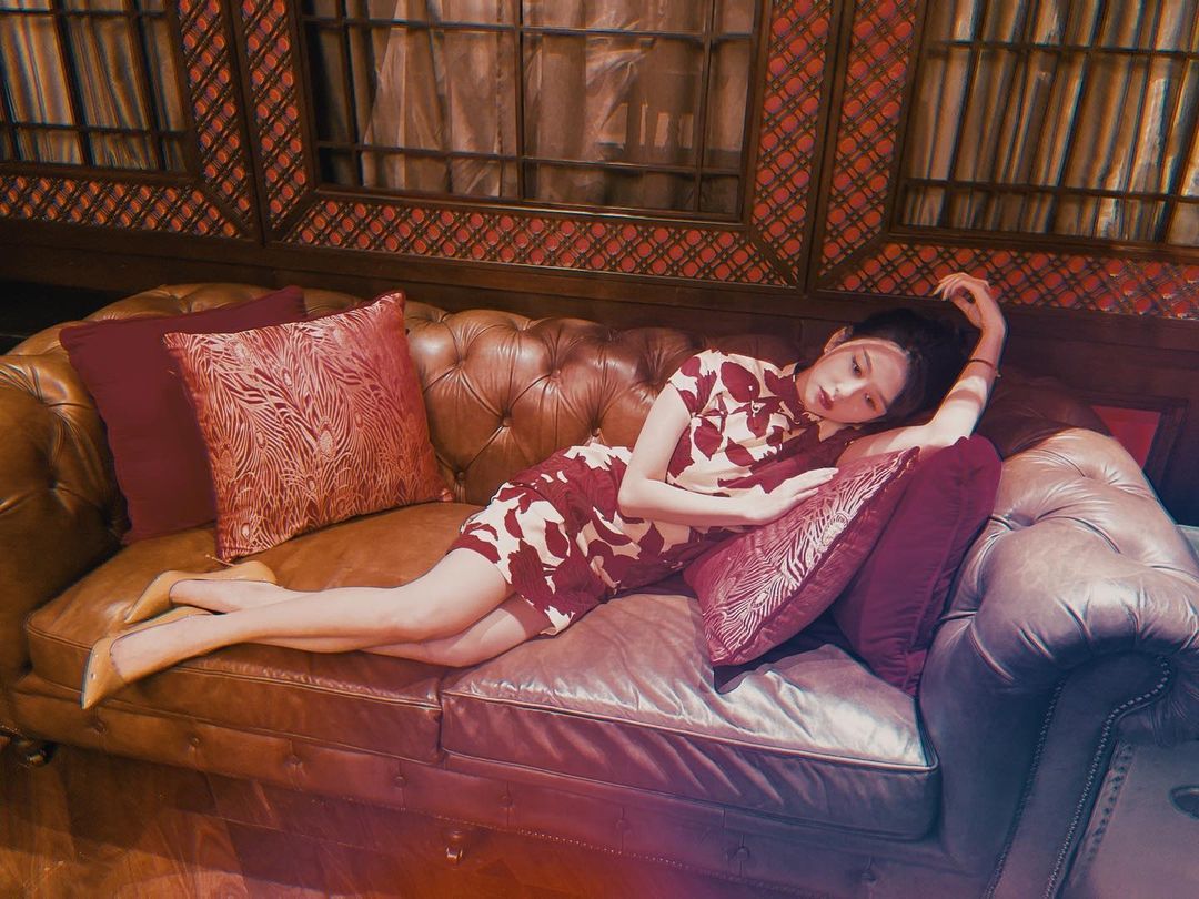 「隱乳女神」阿樂、「最美星二代」沈月性感旗袍裝迎新春！辣模拐拐也來參一咖事業線、美腿齊放送