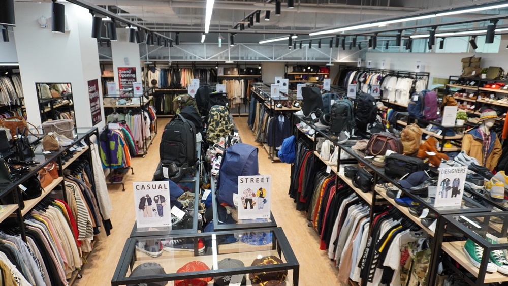 紅包還夠嗎？日本二手買取店鋪 2ND Street 正式插旗微風南山 atre ，球鞋、精品及 Supreme 讓你買到手軟！