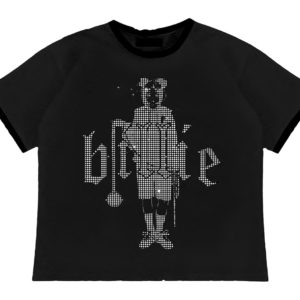 Billie Eilish 全新服飾系列上線了，狠貨有點多還有「大胸女僕」不信你看看