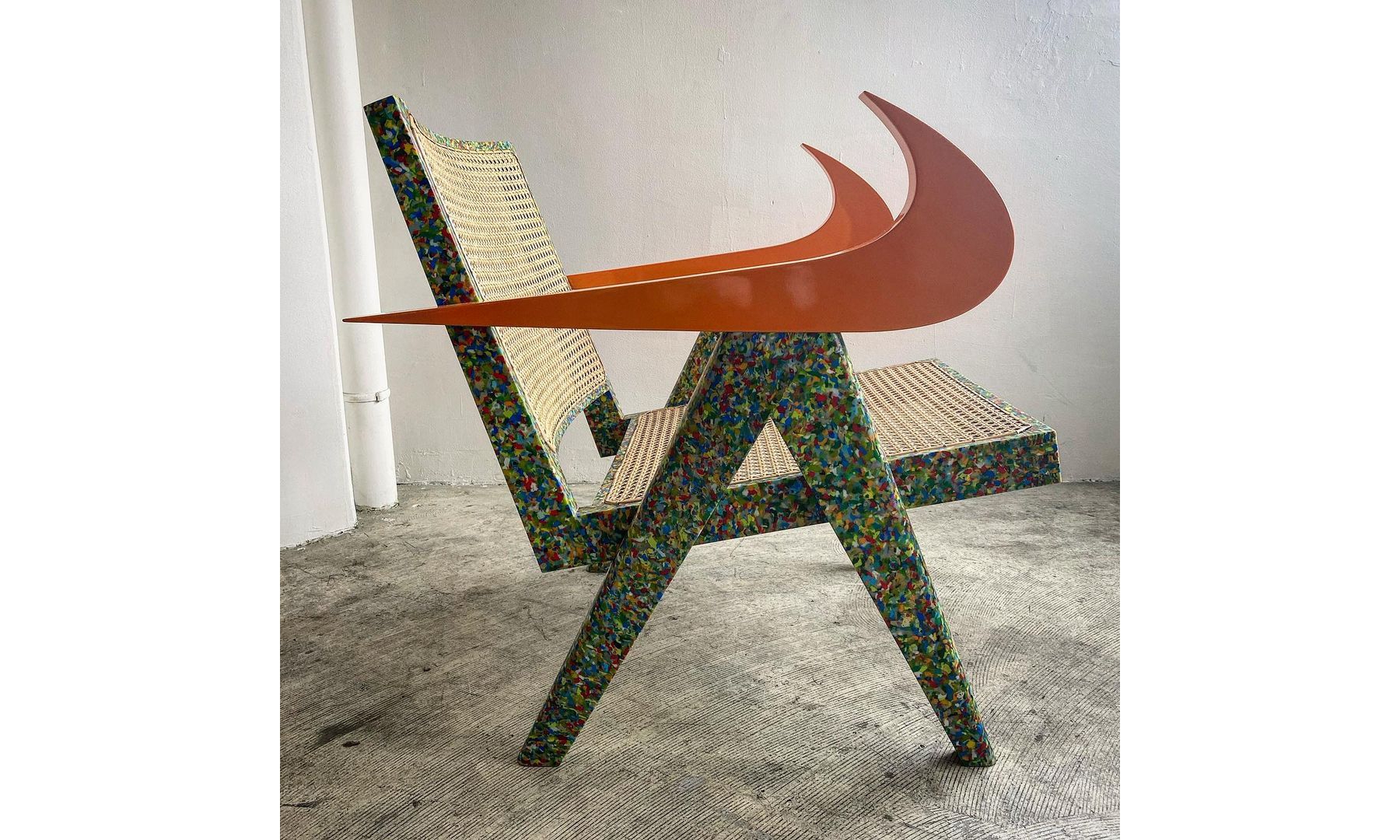 比 OFF-White x IKEA 好看多了？Nike 似要推出「聯名座椅」，擺在家簡直又帥又爽