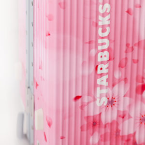 星巴克粉嫩春櫻系列新品登場，「鹹焦糖綿雲瑪奇朵」、「莓果雲朵咖啡啤酒」開啟春日咖啡新體驗！