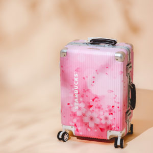 星巴克粉嫩春櫻系列新品登場，「鹹焦糖綿雲瑪奇朵」、「莓果雲朵咖啡啤酒」開啟春日咖啡新體驗！