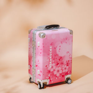 星巴克粉嫩春櫻系列新品登場，「鹹焦糖綿雲瑪奇朵」、「莓果雲朵咖啡啤酒」開啟春日咖啡新體驗！