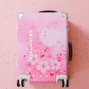 星巴克粉嫩春櫻系列新品登場，「鹹焦糖綿雲瑪奇朵」、「莓果雲朵咖啡啤酒」開啟春日咖啡新體驗！