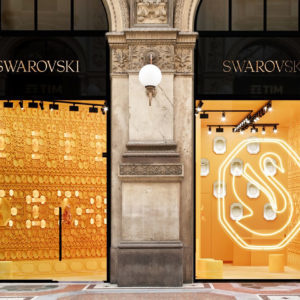 施華洛世奇將經典更新，全新 Logo 不是你想的那隻「老天鵝」了