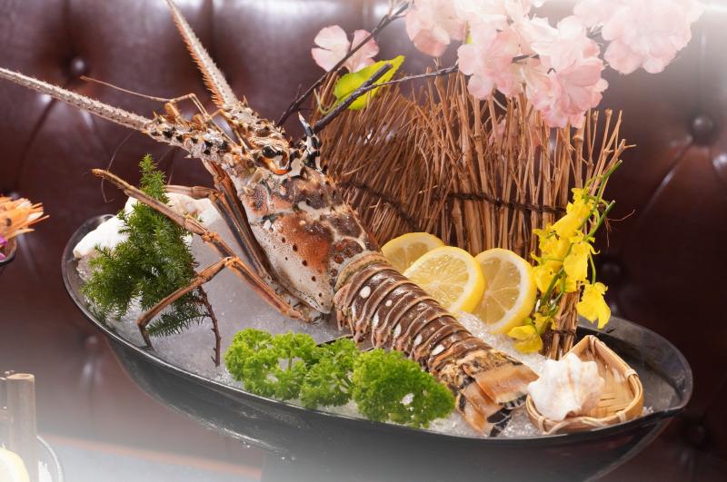 燒肉名店「哞哞屋」開春菜單注新血， 只要1688！日本A5、見島和牛、巨大海虎蝦、北海道帆立貝火烤二式吃到飽超過癮！