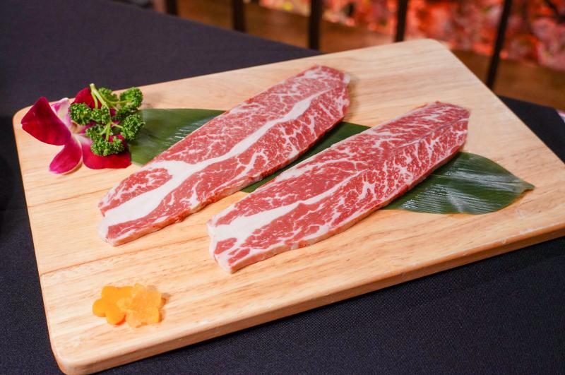 燒肉名店「哞哞屋」開春菜單注新血， 只要1688！日本A5、見島和牛、巨大海虎蝦、北海道帆立貝火烤二式吃到飽超過癮！