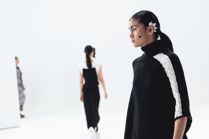 集結金馬一線卡司！台灣旅英設計師品牌 APUJAN 推出 2021 秋冬系列「夢中搜查令」，打造出電影規格時裝秀影片！