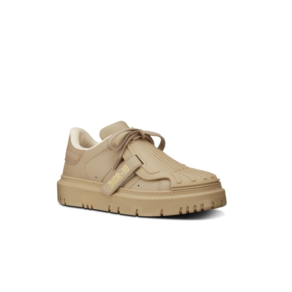 缺一雙與眾不同的質感小白鞋？ DIOR 全新休閒鞋款「 DIOR-ID 」正式上市，集工藝與細節於一身！