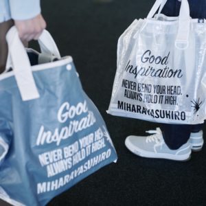 台灣販售預告｜ GD 也會想收？三原康裕 MIHARA YASUHIRO x GU 聯乘系列即將開賣，鞋款 $1800 有找！