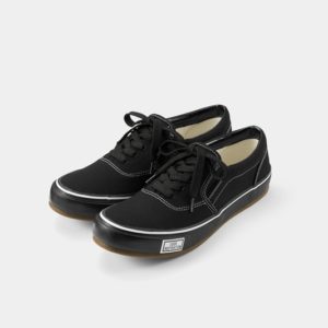 台灣販售預告｜ GD 也會想收？三原康裕 MIHARA YASUHIRO x GU 聯乘系列即將開賣，鞋款 $1800 有找！