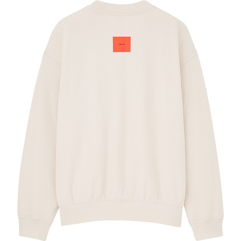 女裝系列:聚焦於藝術作品中的女性,呈現當代「多樣性花卉」當代形象