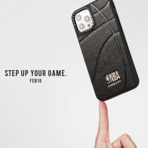 我愛 NBA！CASETiFY 首度攜手跨界聯名推「18 K金冠軍盃」「籃球手感」「經典 logo」iPhone 手機殼