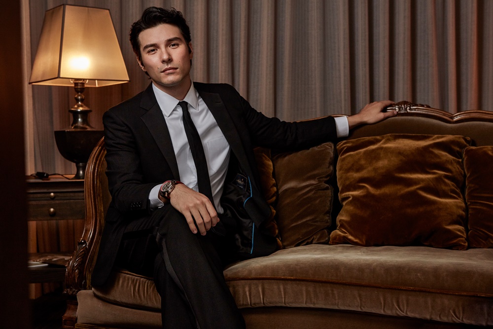 鳳小岳這氣場太強大！ ROYAL ELASTICS WATCH 推出全新「TRON 陀飛輪」及「 RE1 」錶款！