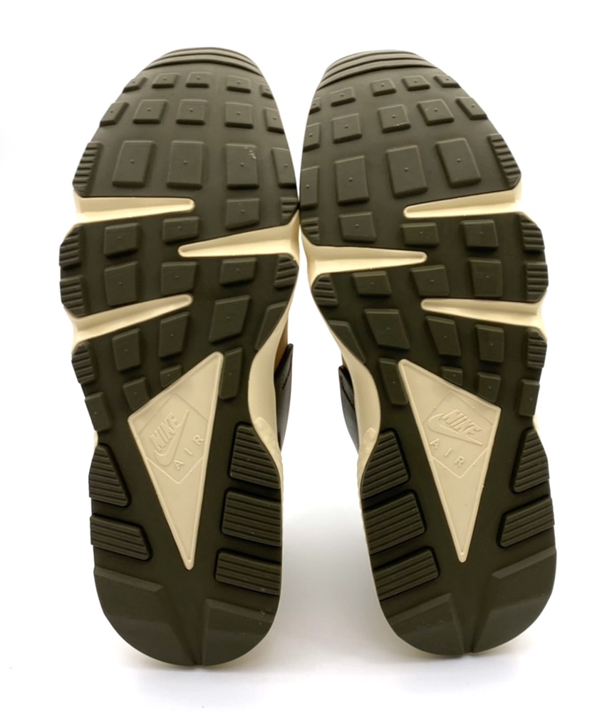 COOL 開箱｜「 NIKE 聯名之鑰」睽違 21 年首次復刻！搶先細覽 Stüssy x Nike Air Huarache LE 聯乘鞋款