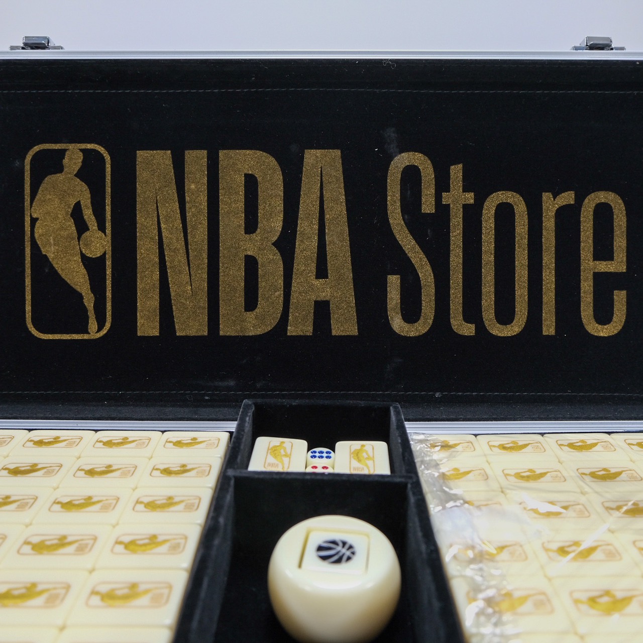 COOL 開箱｜新年不只比球技也要比手氣！NBA Store Taiwan 推出開運特製麻將組