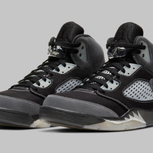 今晚想來點不一樣的黑魂？全新 Air Jordan 5「煤炭黑」即將在台發售，平民版 Off-White 聯名絕對要入手！