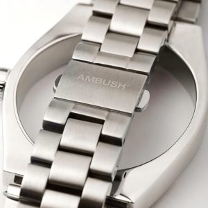 時尚好難懂！束帶手環之後，AMBUSH 再推「看不到時間手錶」還要收你 2.2 萬