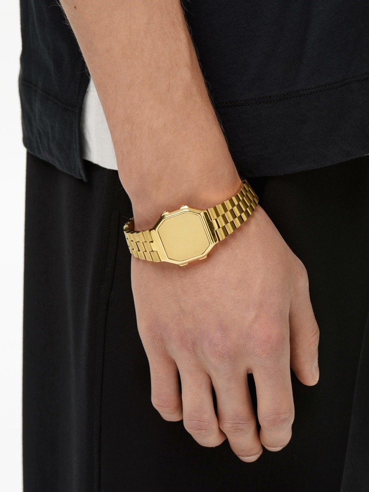 時尚好難懂！束帶手環之後，AMBUSH 再推「看不到時間手錶」還要收你 2.2 萬