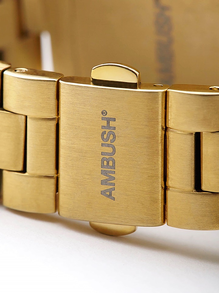 時尚好難懂！束帶手環之後，AMBUSH 再推「看不到時間手錶」還要收你 2.2 萬