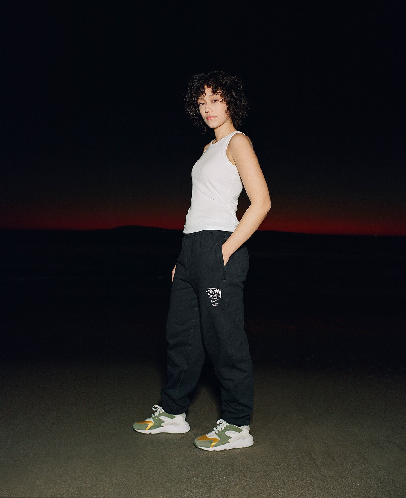 台灣販售預告｜Nike 第一雙聯名鞋就是它！睽違 21 年的 Stüssy x Nike Air Huarache 即將限量開賣！