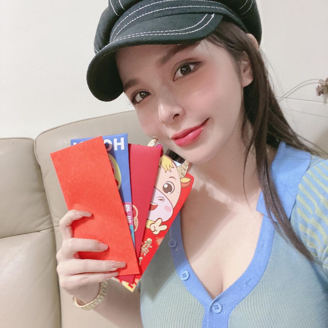 批「鮭魚」改名之亂「暗黑李毓芬」香菱勸改配偶欄：你想吃啥就吃啥！釣出網紅認乾媽