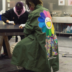 不怕別人不知道你穿什麼，村上隆聯名 M-65 夾克「準備發售」！