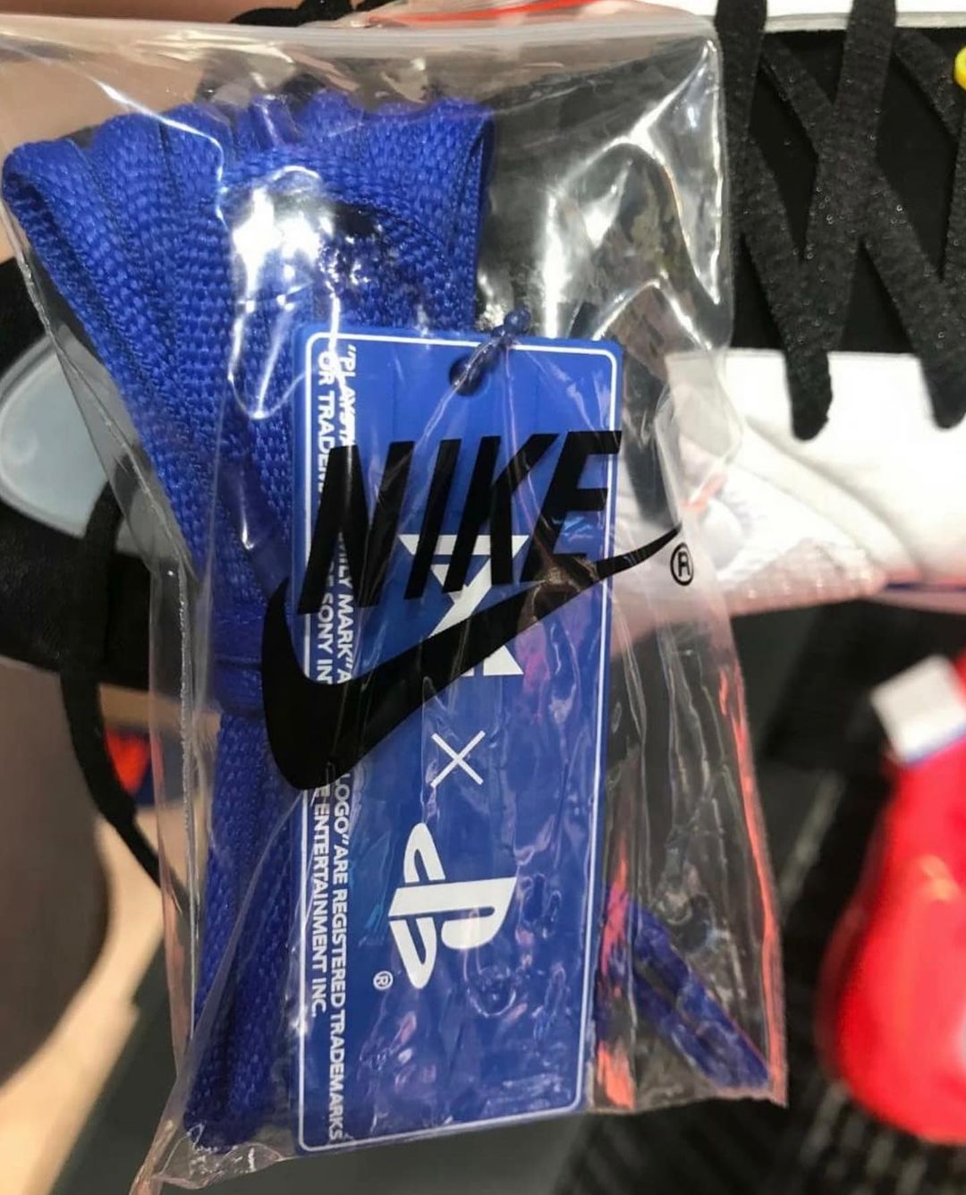 跟 PS5 一樣難入手？全新 Playstation x Nike PG5 聯名諜照釋出，電玩迷準備暴動吧！