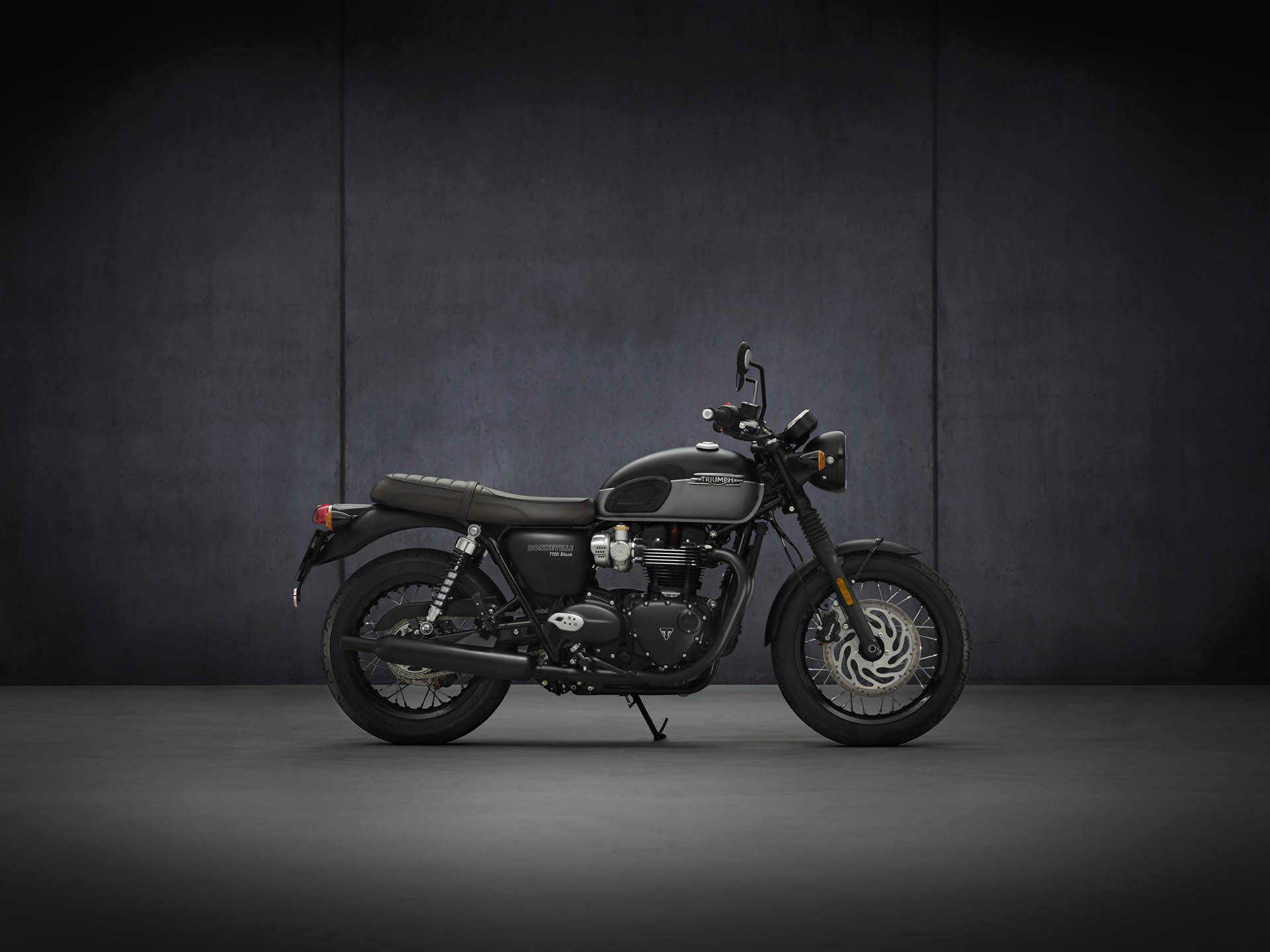 經典街車改款登場！Triumph Bonneville 更輕更強！