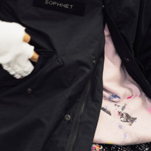 不怕別人不知道你穿什麼，村上隆聯名 M-65 夾克「準備發售」！