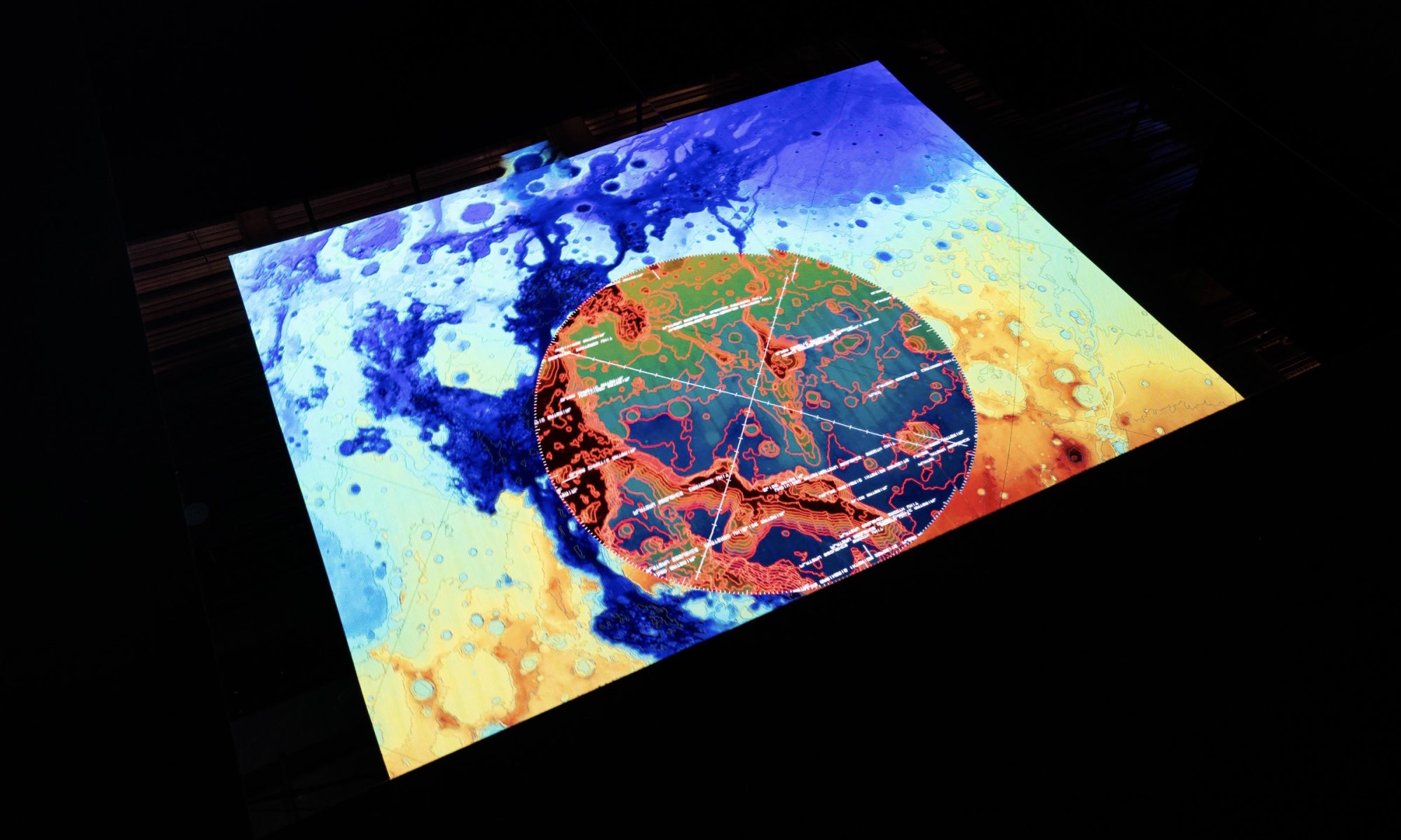 該 IG 打卡了各位！Louis Vuitton「&」 展覽，超多你沒見過的神品！