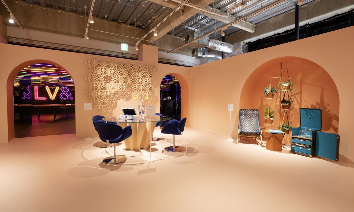 該 IG 打卡了各位！Louis Vuitton「&」 展覽，超多你沒見過的神品！