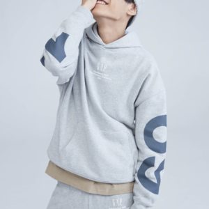 One Tone 風格穿搭必備！ Gap 早春推出大地色系的「法式圈織」系列　網： YEEZY 聯名來臨的前哨？！