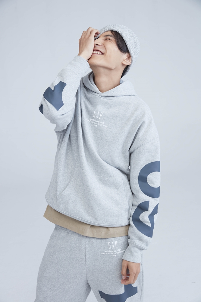 One Tone 風格穿搭必備！ Gap 早春推出大地色系的「法式圈織」系列　網： YEEZY 聯名來臨的前哨？！