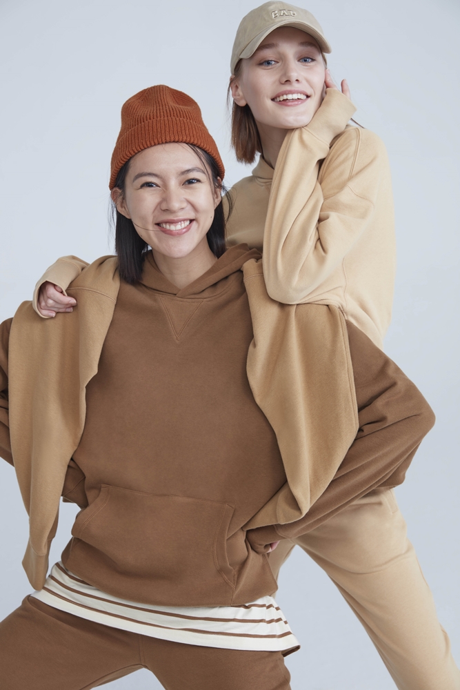 One Tone 風格穿搭必備！ Gap 早春推出大地色系的「法式圈織」系列　網： YEEZY 聯名來臨的前哨？！