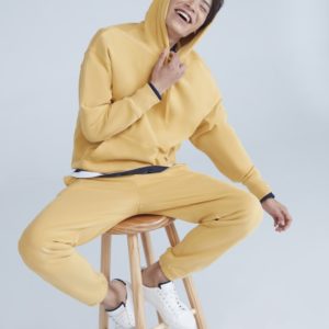 One Tone 風格穿搭必備！ Gap 早春推出大地色系的「法式圈織」系列　網： YEEZY 聯名來臨的前哨？！