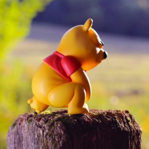 真的大出黃金啦！崩壞版「便便維尼小熊公仔」推土豪金限量新品　粉絲：再買一隻！