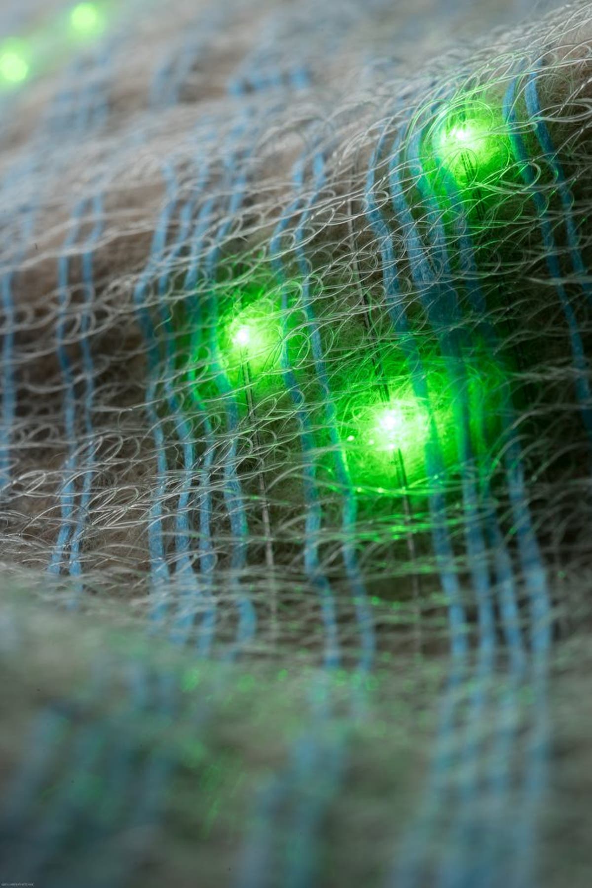 坐骨神經痛馬上就知道？這件「可預測姿勢的素 Tee」你們期待量產嗎！