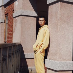 One Tone 風格穿搭必備！ Gap 早春推出大地色系的「法式圈織」系列　網： YEEZY 聯名來臨的前哨？！