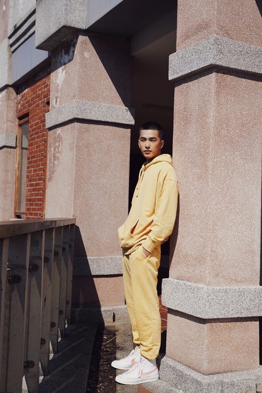 One Tone 風格穿搭必備！ Gap 早春推出大地色系的「法式圈織」系列　網： YEEZY 聯名來臨的前哨？！