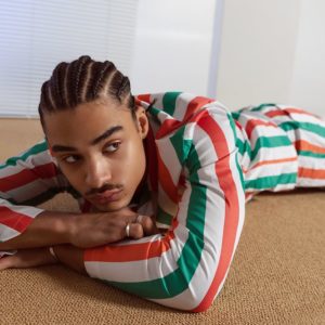在家也要潮！便利商店 7-11 推出「限量版睡衣」，就連 YEEZY 拖鞋竟也入鏡？