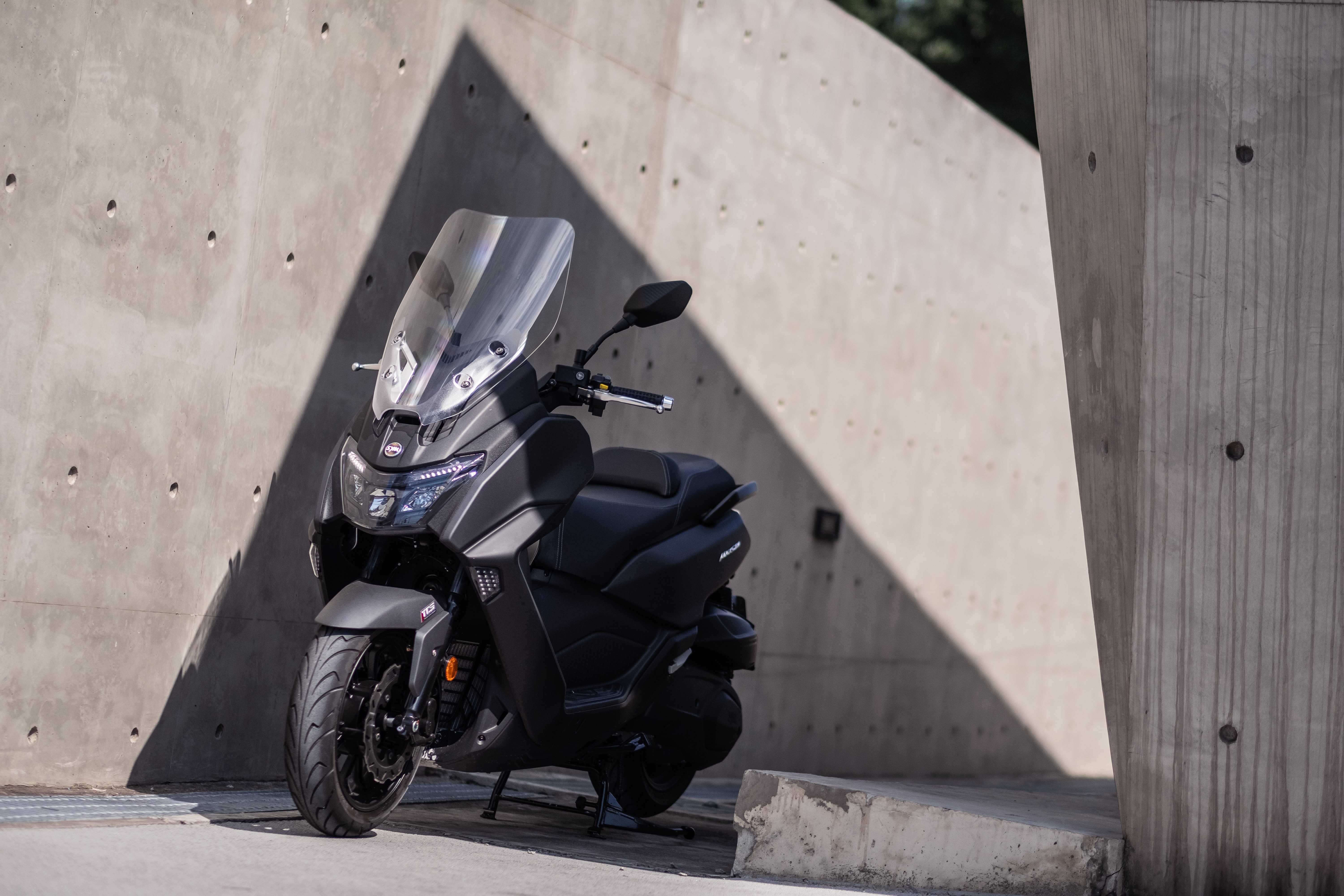 巡弋勁旅！SYM MAXSYM400全新上市 全方位平衡SYM新世代中堅黃牌大型速可達