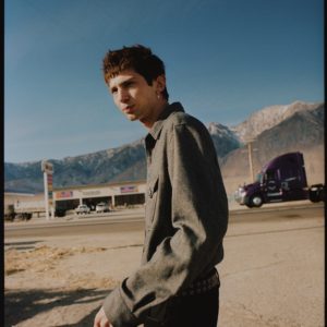 東倫敦時尚品牌 ALLSAINTS 發佈春夏企劃「Hope Springs Infernal」 找來林映唯與宋柏緯一同率性演繹復古英倫風情！