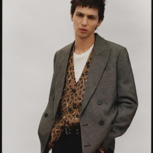 東倫敦時尚品牌 ALLSAINTS 發佈春夏企劃「Hope Springs Infernal」 找來林映唯與宋柏緯一同率性演繹復古英倫風情！