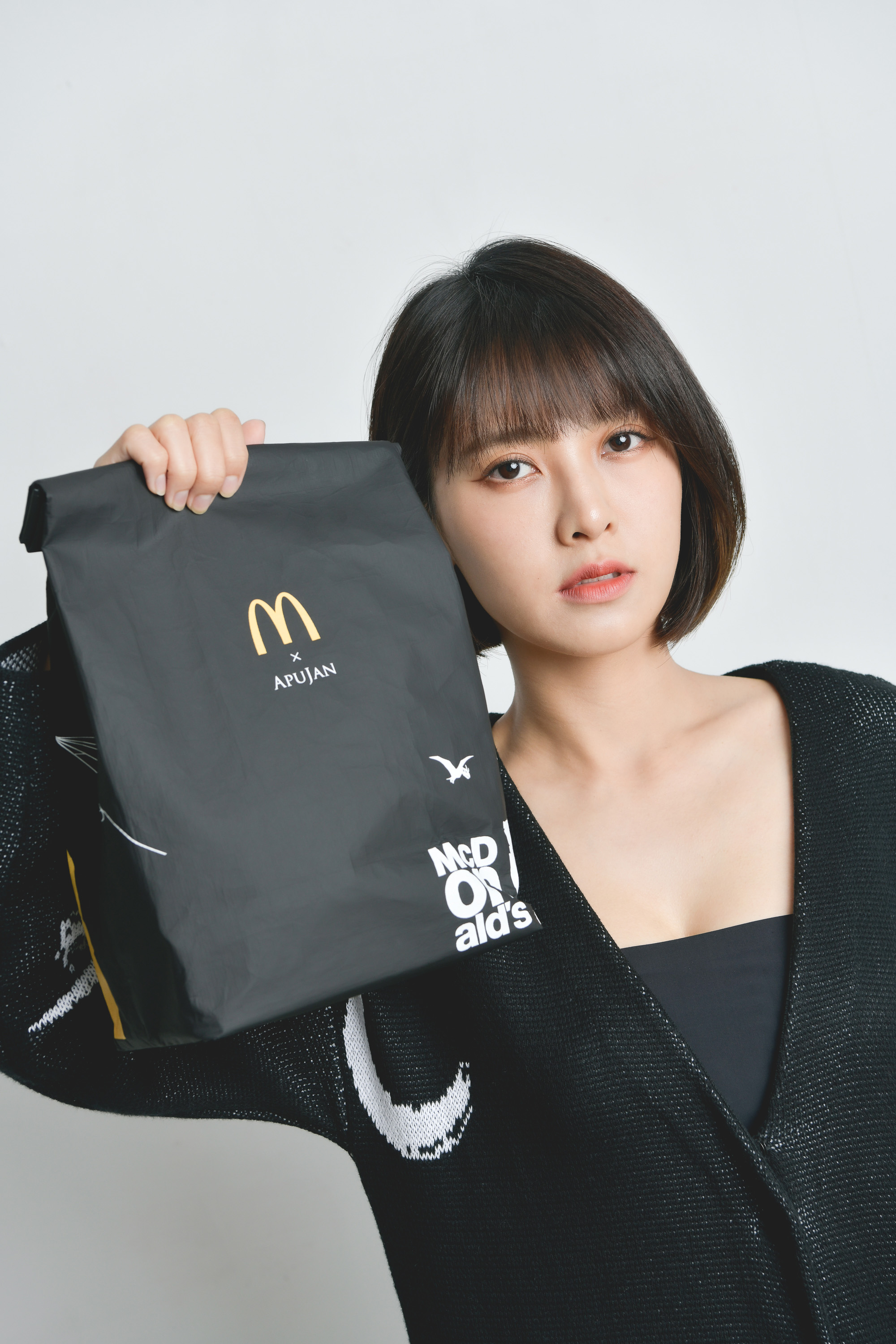 麥當勞 X APUJAN 開「黑店」賣「黑堡」！全新「雙倍OREO冰炫風」濃爆美味同步新登場！