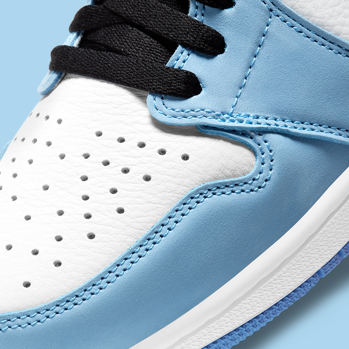 Air Jordan 1 Retro High OG “University Blue”