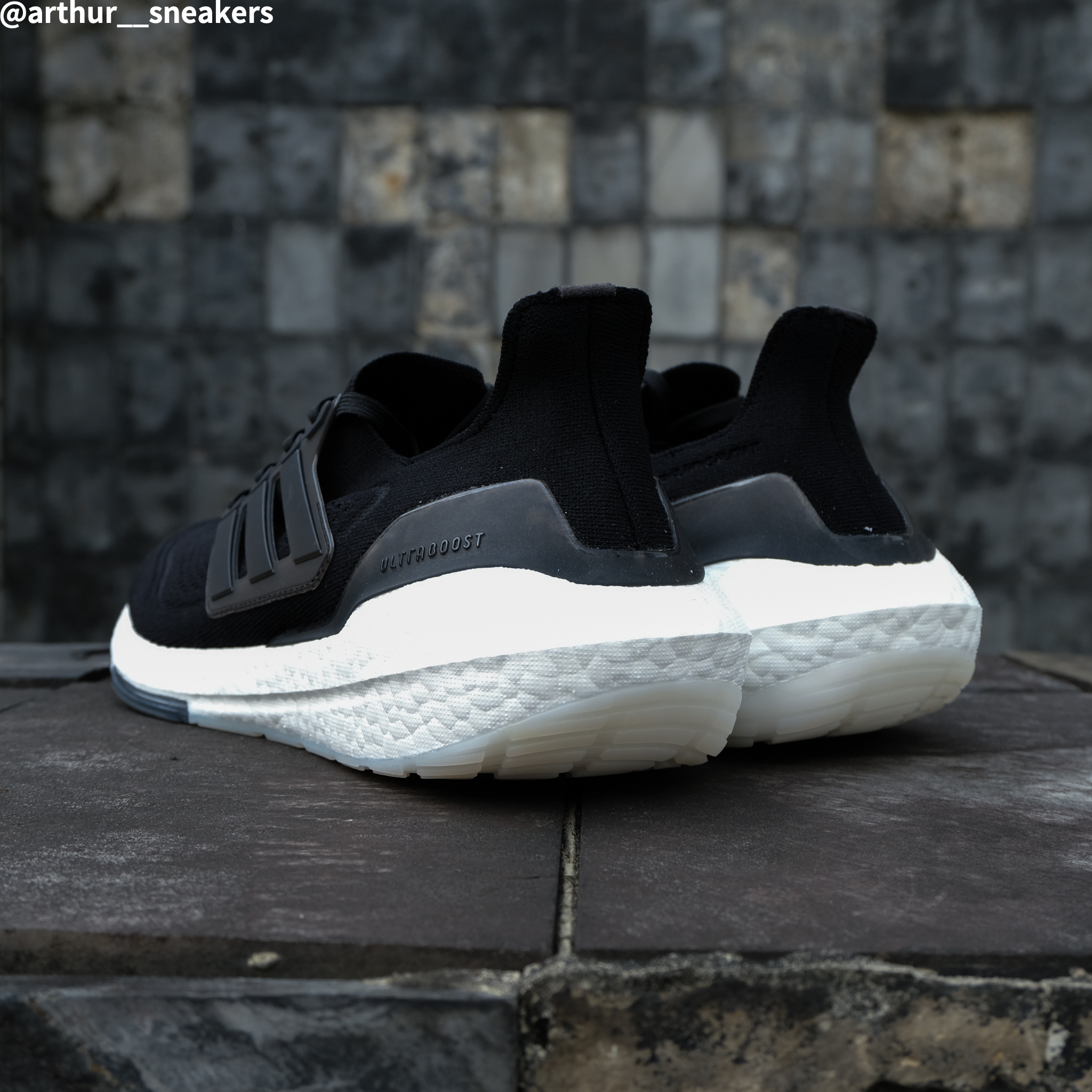 COOL 開箱｜Q彈腳感小心一穿就上癮！全新 adidas Ultraboost 21 新色近賞，潮流、性能同時兼具！#文末贈鞋