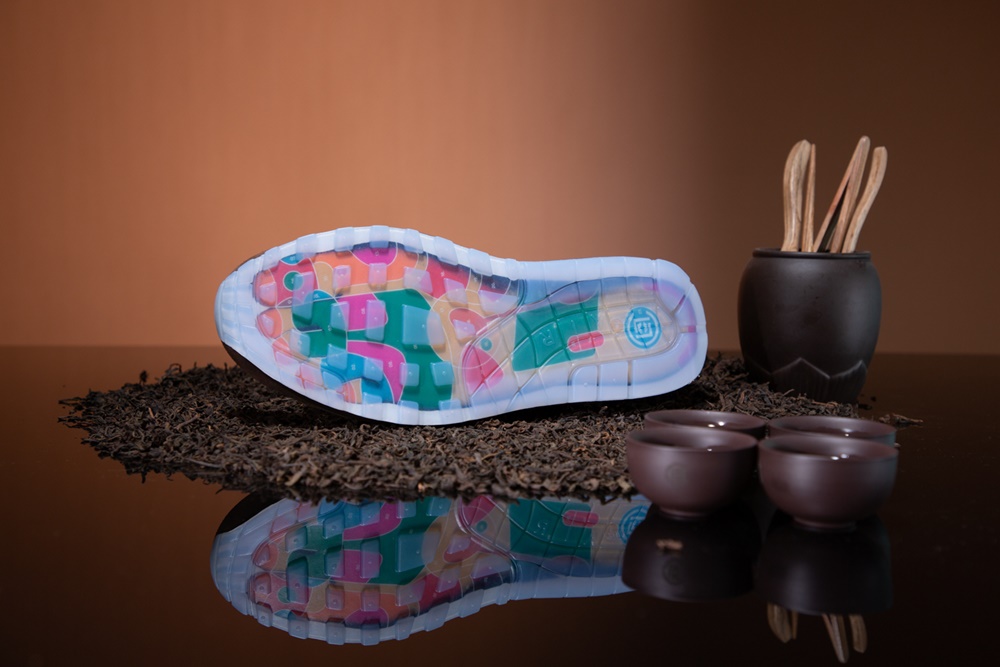 台灣販售預告｜ 06 年的天書盒版本回歸！數量鬼罕和冠希親著的 CLOT x Nike Air Max 1 